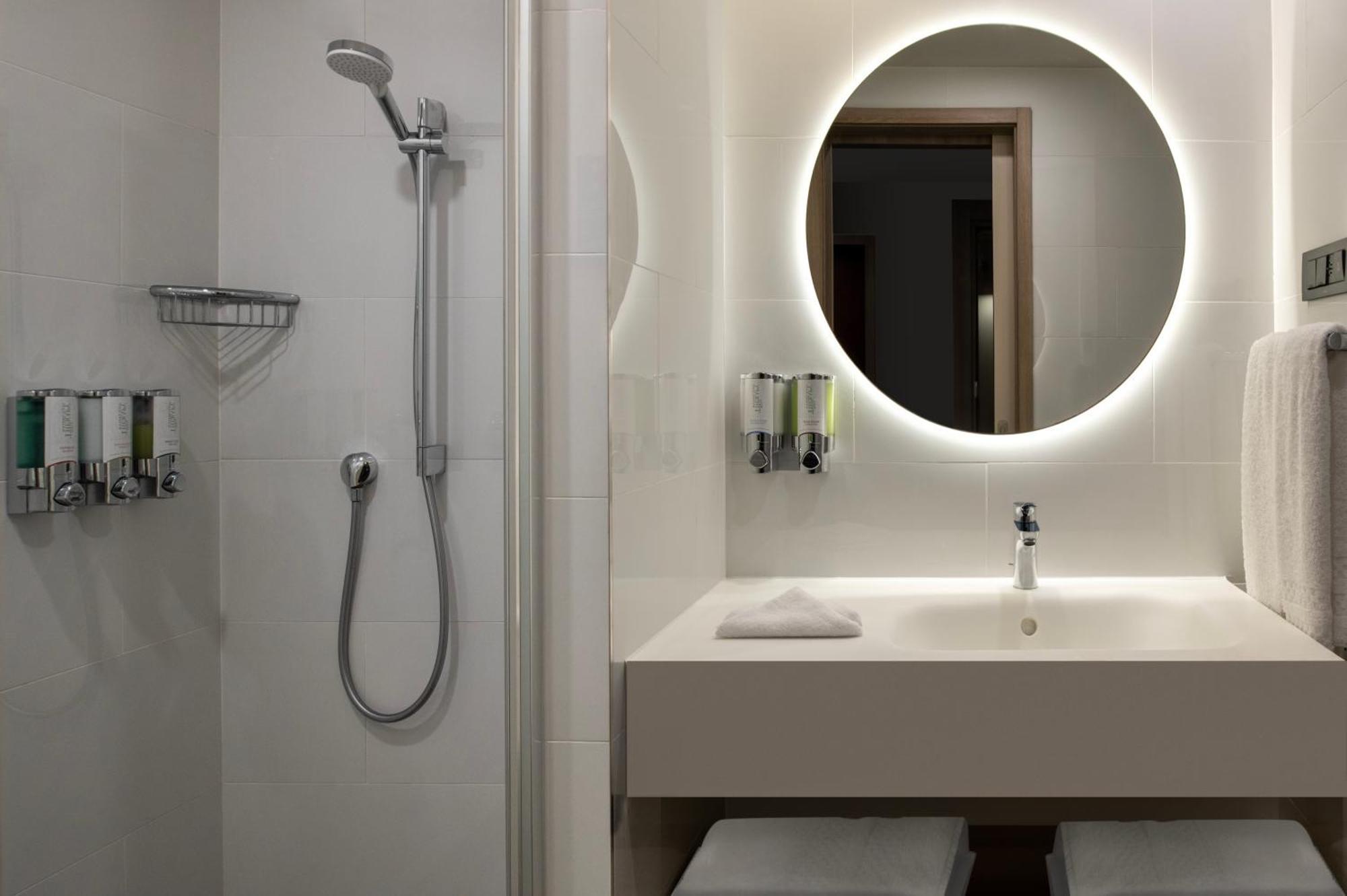 Hampton By Hilton Istanbul Merter Luaran gambar